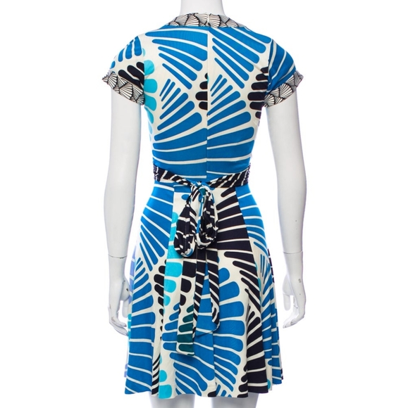 ISSA London Silk Printed Dress Size: XS | US2, UK6 - Picture 3 of 6